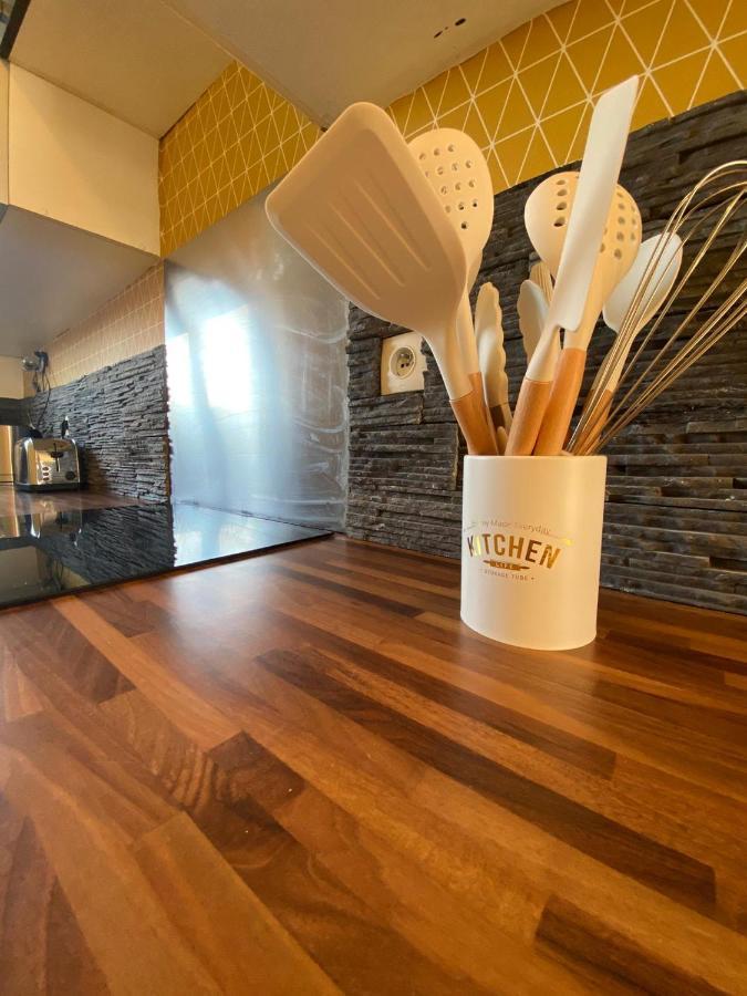 Capstay Cosy Centre 2 Chambres Babyfoot & Netflix Raismes Exterior foto